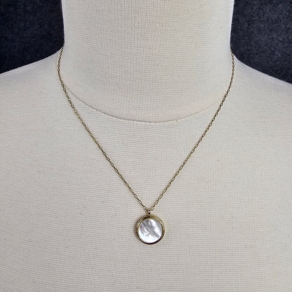 Pisces Zodiac Coin Pendant Necklace 18k Gold Plated Mother of Pearl Gorjana